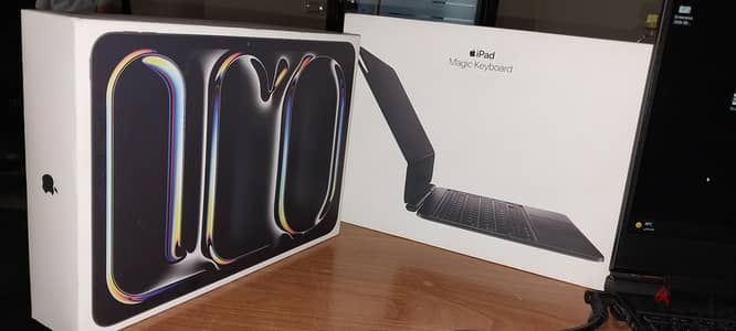 ipad M4 pro 11 with magic keyboard