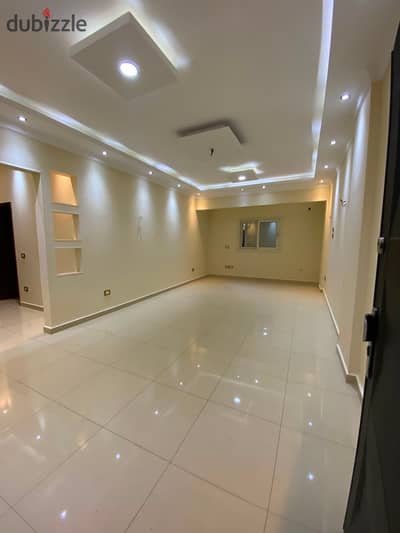 180 square meters apartment, first floor, near Al-Hamdu Mosque in the Fifth Settlement