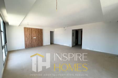Resale apartment available. Price includes a parking space, with payment plans of up to 6 years