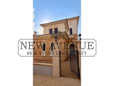Best location villa largest land main park view and highest elevation in city gate compound