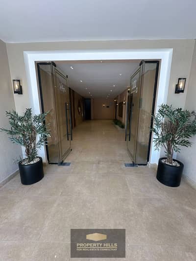 apartment overlooking land scape in most prim location