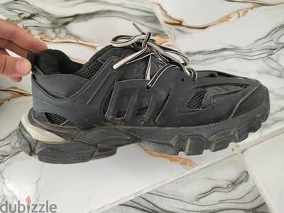 balenciaga track led