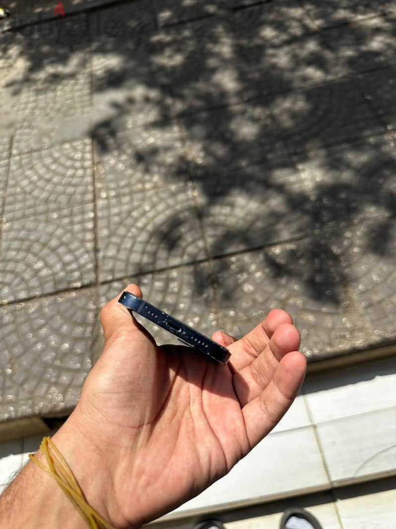Apple - iPhone 12 2