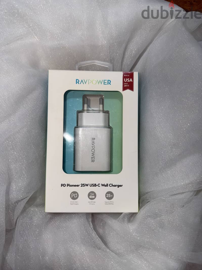 Charger with USB-C cable featuring a Lightning connector 1