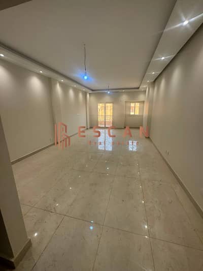 Apartment available for rent (standard contract) in the First Settlement, Al-Yasmeen 4 area; area: 185 sqm.
