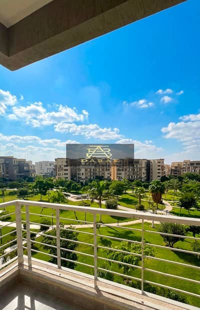 A snapshot in B8 Madinaty | Apartment 143m Group 83 intact and in the garage
