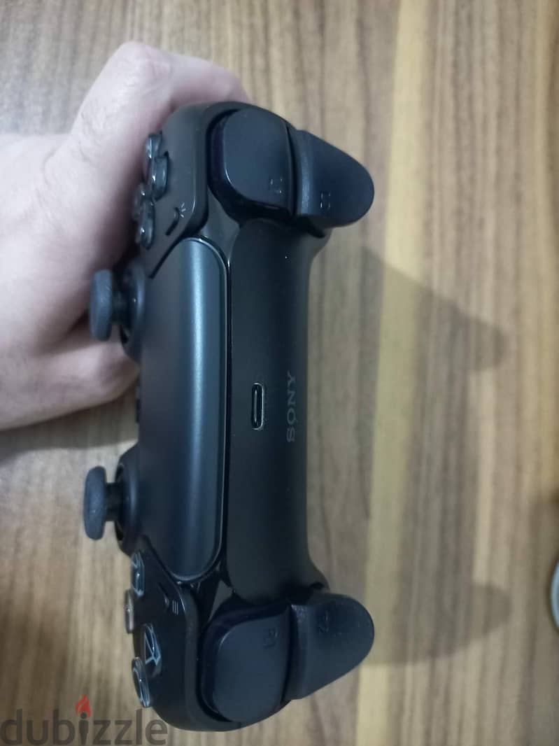 PS5 controller 2