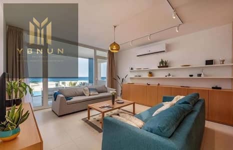 Duplex with 4 bedrooms + maid's room for sale in a prime location with a direct double view of the Crystal Lagoon, with an area of 145 square meters and a roof of 45 square meters, to be delivered within 3 years with a down payment of 5%