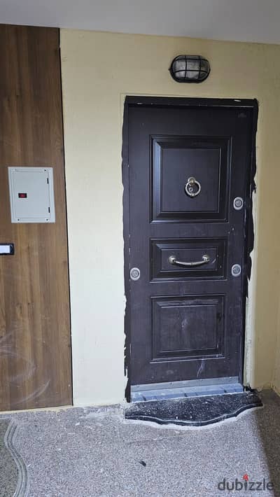 Penthouse apartment 220 square meters at the entrance of the gate