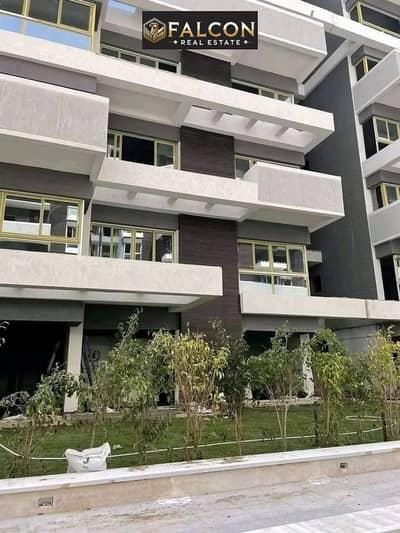 Apartment for sale, ready for immediate occupancy, directly on the Green River and the tourist promenade, opposite the Diplomatic Quarter and the Emba