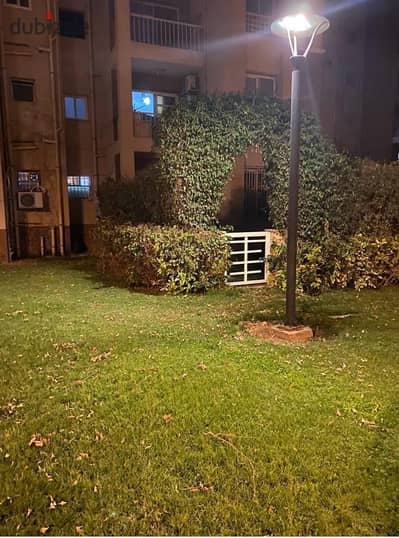 شقه للبيع ارضى بجارد خاص فى مدينتى   مساحه 65م بجاردن 45م   تشطيبات خاصه   بالقرب من الخدمات   غرفتين نوم   حمام   ريسبشن   مطبخ