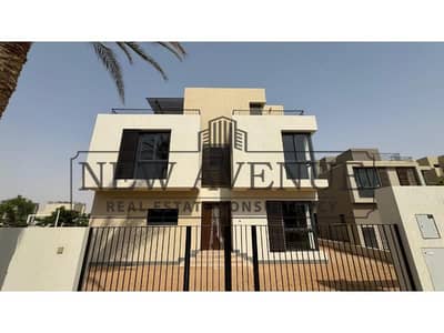 فيلا مستقله  كورنرللبيع في جاهزه للسكن Sodic East - New Heliopolis - Sodic |بإطلالة مباشرة على اللاندسكيب