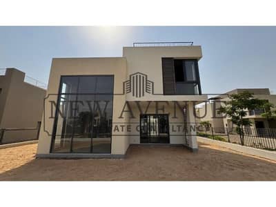 فيلا مستقله  كورنرللبيع في جاهزه للسكن Sodic East - New Heliopolis - Sodic |بإطلالة مباشرة على اللاندسكيب