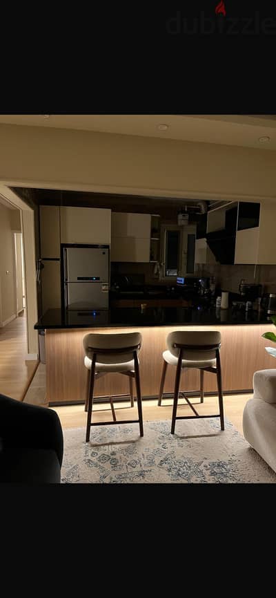 2 كرسي بار فرش نجيب سليم معالج خشب زان احمر bar chair