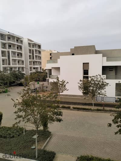 Apartment for sale, 180 square meters, ultra-super-lux finishing and fully furnished, in Beta Greens Compound, Mostakbal City