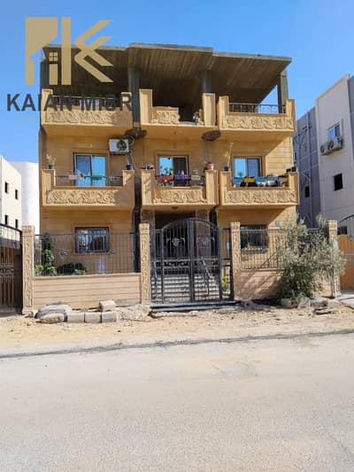 For sale, a superlux apartment in Al-Shorouk City, in the second neighborhood, east 200m behind.