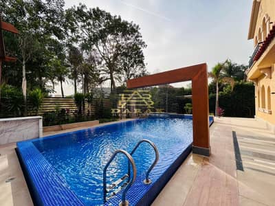 Luxury hotel villa for sale in Madinaty, 5 rooms, on a large corner garden, ready to move in, Smart