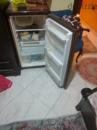 ثلاجه مكتب جولدى بشحن الشركة