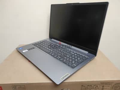 Lenovo IdeaPad Slim 3 i5-12450H 8GB RAM DDR5 512GB SSD FHD IPS