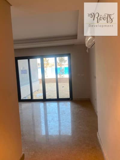 للايجار شقة بحديقة، متشطبه بالتكييفات والمطبخ، بحري في  زد وست - الشيخ زايد For Rent Apartment With Garden, Facing north,in Zed West - Sheikh Zayed