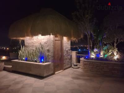 Furnished studio on the roof of a private villa in the south of the academy, Fifth Settlement, directly in front of Cairo Festival City. It includes a planted roof and a wooden pergola.