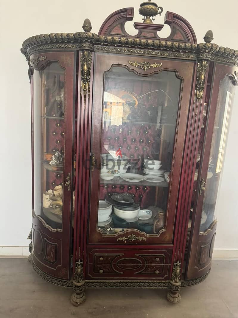 Luxury Classic Dining Room – Excellent Condition 3