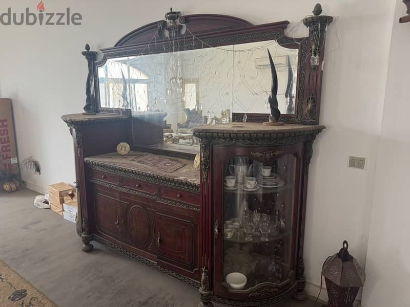 Luxury Classic Dining Room – Excellent Condition 4