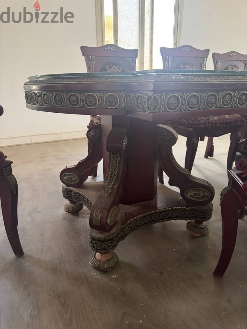 Luxury Classic Dining Room – Excellent Condition 5