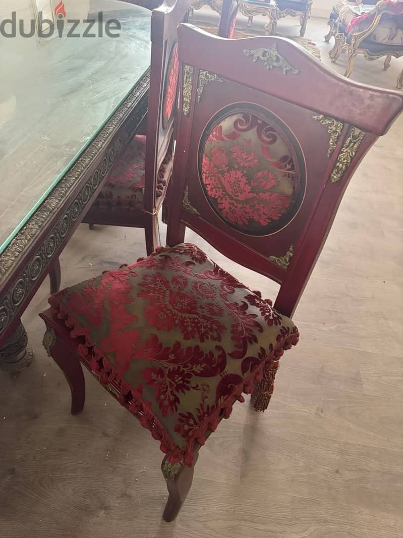 Luxury Classic Dining Room – Excellent Condition 7
