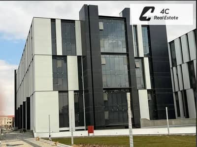 For quick sale: Administrative office with remaining installments available. Resale at the lowest price per meter in Hyde Park Business District Ready
