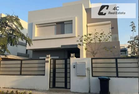 Lowest price for a 215m² modern townhouse with down payment and installments in Hyde Park, Fifth Settlement with a prime location and excellent layout Lowest price for a 215m² modern townhouse with down payment and installments in Hyde Park, Fifth Settlement with a prime location and excellent layout