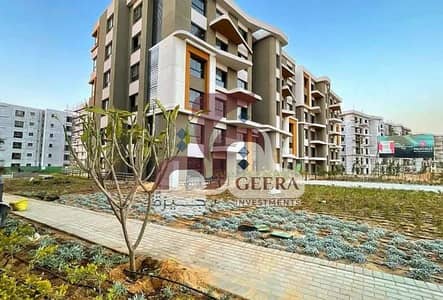 فيو علي مساحات خضراء مباشره شقه في اكبر كمبوند بالتجمع الخامس  Palm Hills New Cairo و بأقل مقدم وسعر في الماركت بجوار كمبوند Mountain View iCity