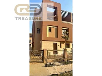 تاون هاوس للبيع في ديستريكت 5 - القاهره الجديده - District 5 - new cairo