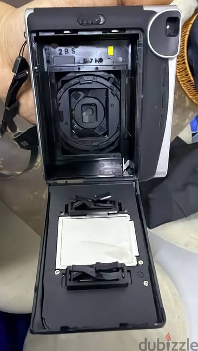 كاميرا Fujifilm Instax Mini 90 Neo Classic بحالة ممتازة