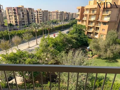 شقة مميزة للبيع 133 متر بكمبوند اشجار سيتي المرحلة الاولى بسعر لقطة
