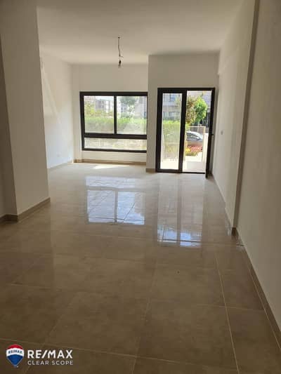 شقة أرضي بحديقة للبيع في مراسم فيفث سكوير | 155 متر + 66 متر حديقة | جاهزة للسكن | كاش