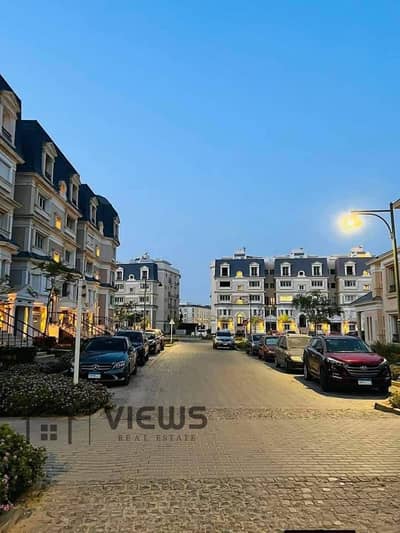 بنتهاوس للبيع 166م + 90م روف متشطب بكمبوند ماونتن فيو هايد بارك  Mountain view hyde park