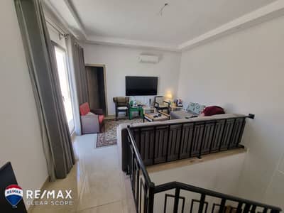 بنتهاوس فاخر للبيع في مراسم فيفث سكوير | 207 متر + روف 130 متر | جاهز للسكن