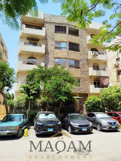 Apartment for sale in New Cairo's Fifth Settlement, directly opposite Arabella Mall. Immediate delivery. Finished to a super deluxe standard.