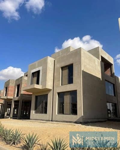 Townhouse 305m for sale with installments  prime location stei8ht New cairo