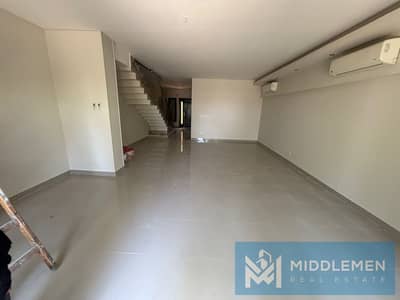 town house for rent prime location Fully Finished with Kitchen & ACs under market price hyde park new cairo