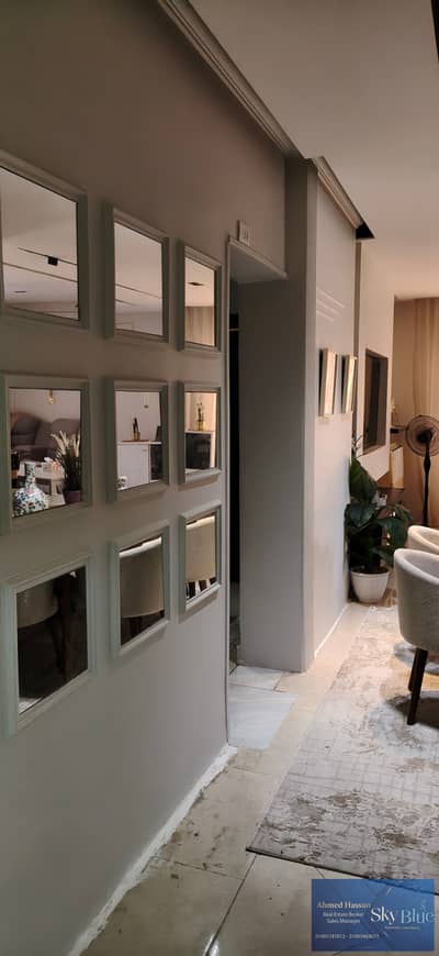 For daily rent, a furnished 160 m² apartment on the ground floor with a garden