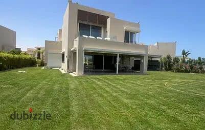 إستلام فورى فيلا بفيو مفتوح قريبة جداً من البحر فى هاسيندا باى بجانب مراسى Hacienda Bay Palm Hills
