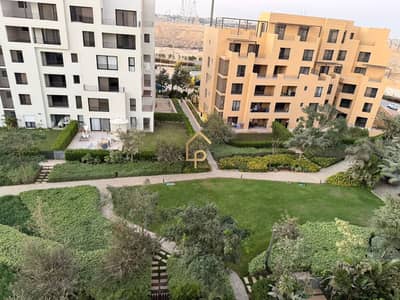Apartmen for rent at Owest near of palm hills , new giza ,palm parks elshikh zayed and waslt dahshour