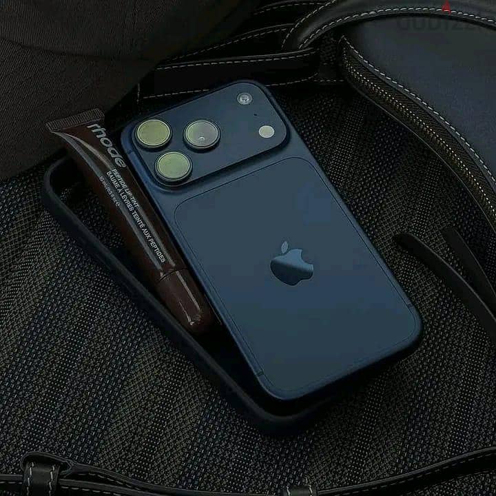 Apple - iPhone 17 Pro Max 3