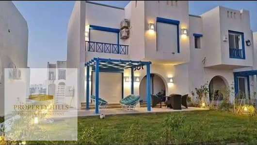 فيلا للبيع الفوري في راس الحكمة متشطبة بالكامل مطلوب فيها 2 مليون ونص وتصيف فيها من بكرة