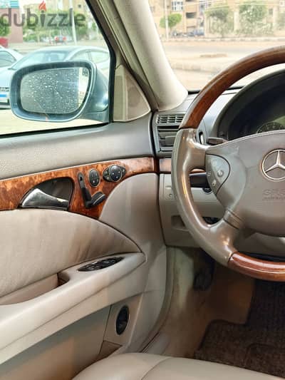 مرسيدس بنز اي 320 2005