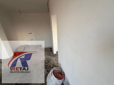 A prime penthouse for sale in Gardena Heights, Fifth Settlement, with a net area of ​​250 square meters plus a 35-square-meter terrace. The penthouse