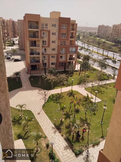 Unfurnished 107 m² apartment with 3 rooms for rent at a great price in Madinaty (B6). Features 3 air conditioning units and a prime location