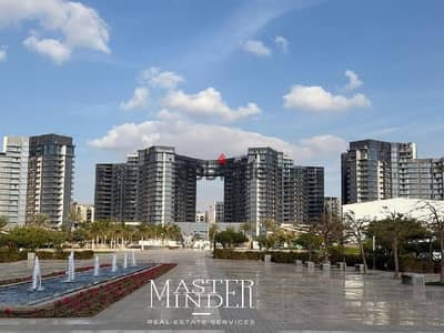 شقة فى زيد ويست للبيع بأقل مقدم وباقساط حتى 2031، 2 غرفة واحدة منهم ماستر، متشطبة بالكامل بالتكييفات، واجهة بحرى غير مجروحة، وموقف خاص بالسيارة.